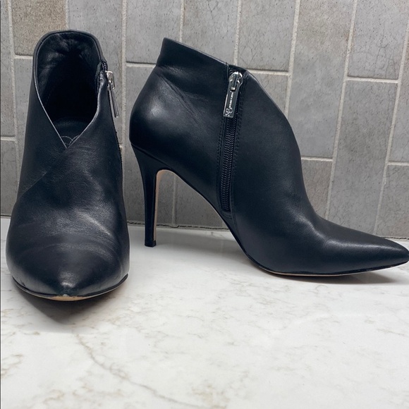 Jessica Simpson Layra Black Leather Ankle Booties Edgy Stiletto Heel Size 7.5 - Picture 1 of 9